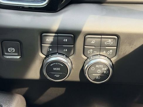 Used 2024 GMC Sierra 2500 Denali w/ Denali Reserve Package image 20