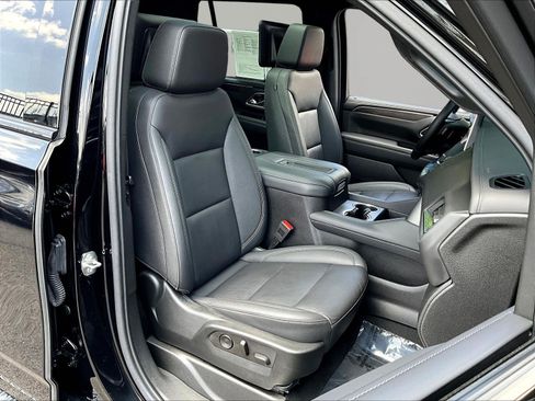 Used 2023 Chevrolet Tahoe Z71 w/ Luxury Package AWD/4WD image 30