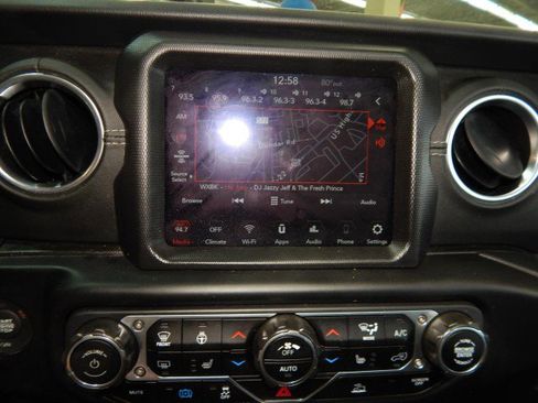 Used 2023 Jeep Wrangler Unlimited Sahara w/ Cold Weather Group image 28