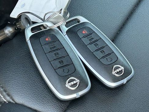 Certified 2025 Nissan Murano SV w/ Cargo Package image 35