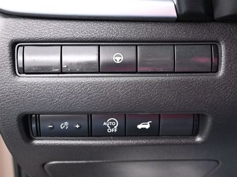 Used 2025 Nissan Rogue SV FWD image 23
