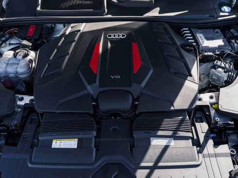 Used 2023 Audi SQ8 Prestige image 32