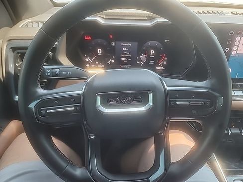 Used 2024 GMC Canyon AT4 AWD/4WD image 11