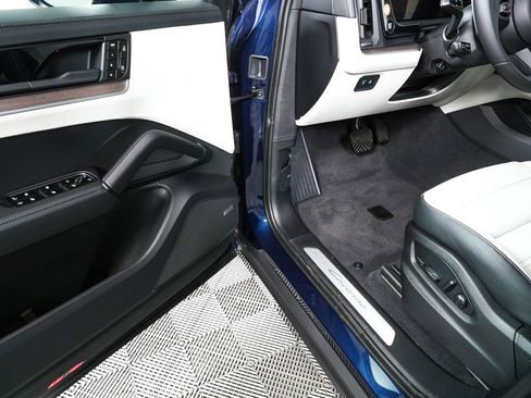 New 2026 Porsche Cayenne AWD image 8