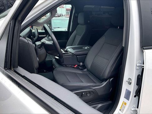 Used 2025 Chevrolet Silverado 2500 Custom w/ Custom Value Package image 19