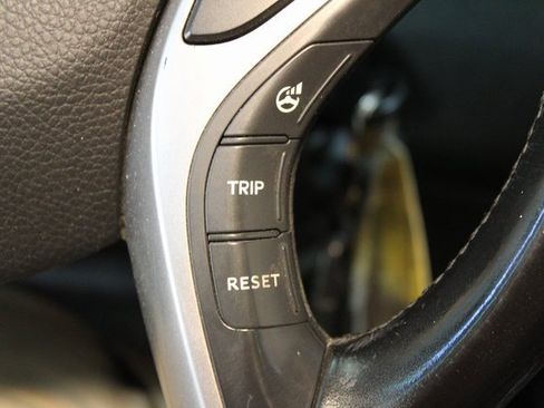 Used 2013 Hyundai Elantra GT w/ Style Pkg image 19