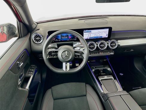 Used 2026 Mercedes-Benz GLB 250 4MATIC image 49