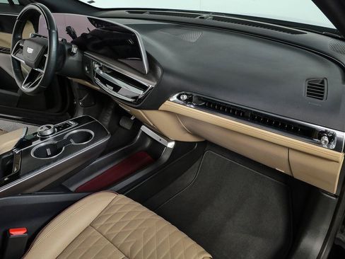 Used 2024 Cadillac Lyriq Luxury w/ Nappa Leather Package AWD/4WD image 21