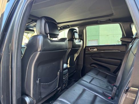 Used 2014 Jeep Grand Cherokee Overland w/ Advanced Technology Group image 19