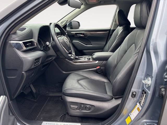 Used 2022 Toyota Highlander Limited AWD/4WD image 11