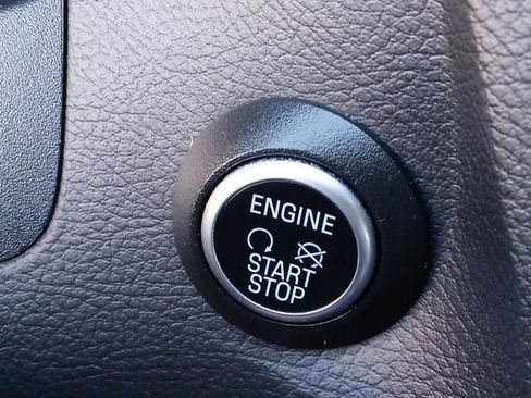 Used 2017 Ford Focus Titanium image 16