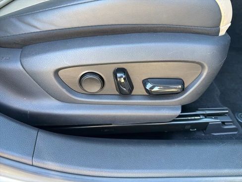 Used 2019 Lexus ES 350 Luxury w/ Premium Package image 18