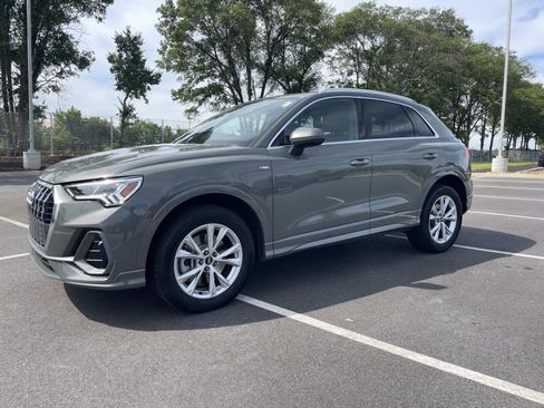 Certified 2025 Audi Q3 2.0T Premium AWD/4WD image 3