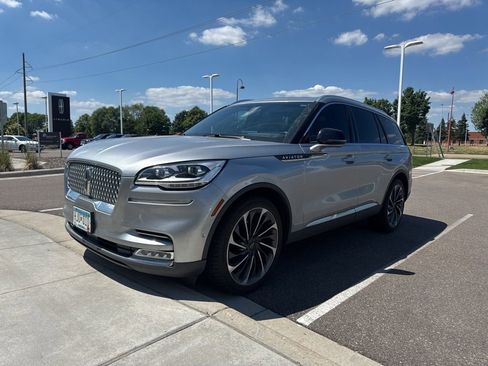 Used 2020 Lincoln Aviator Reserve w/ Equipment Group 202A AWD/4WD image 3