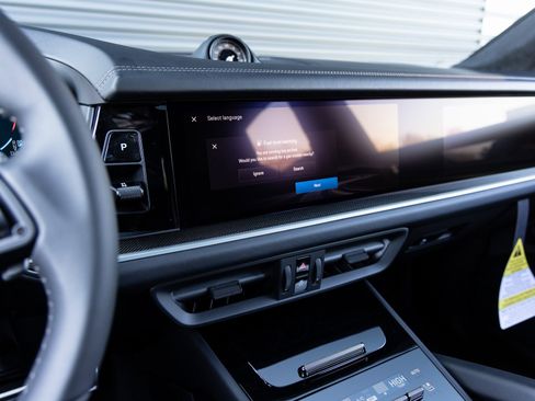 New 2026 Porsche Cayenne Turbo image 16