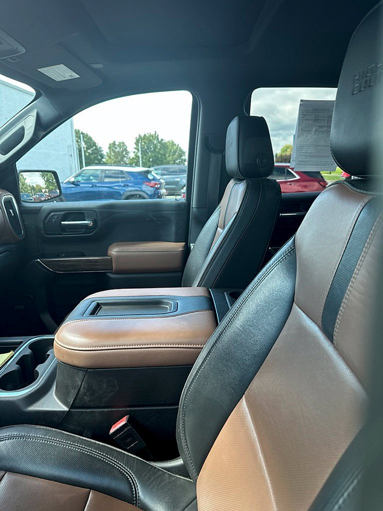 Used 2019 Chevrolet Silverado 1500 High Country w/ Safety Package II AWD/4WD image 11