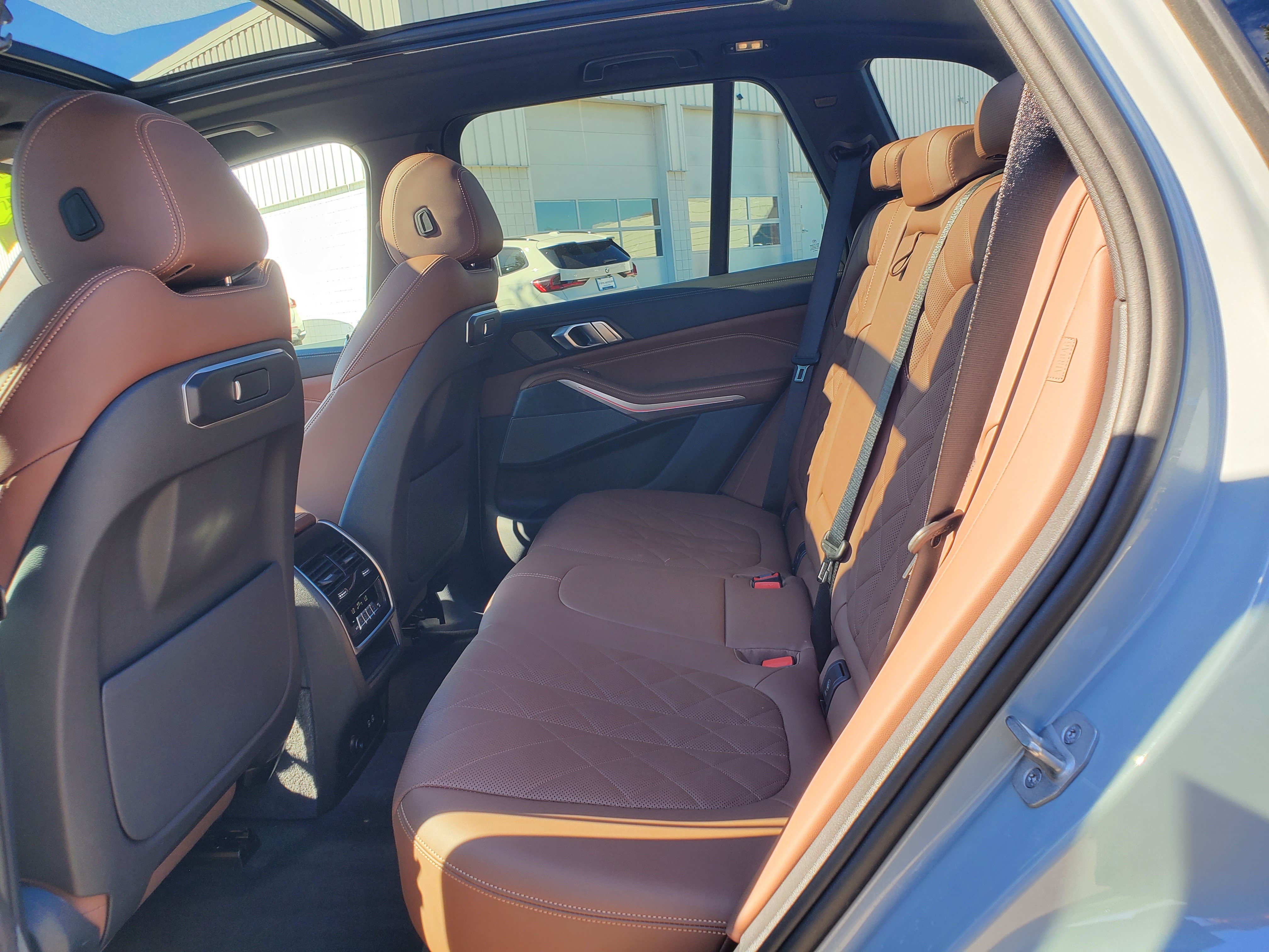 Certified 2024 BMW X5 xDrive50e w/ M Sport Package AWD/4WD image 34