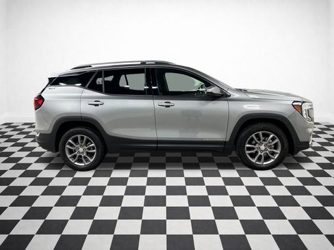 Certified 2024 GMC Terrain SLT image 2