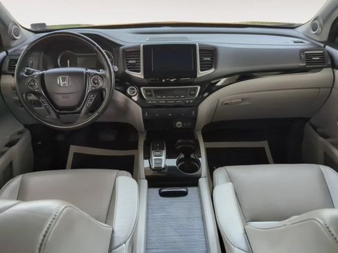 Used 2016 Honda Pilot Touring image 3