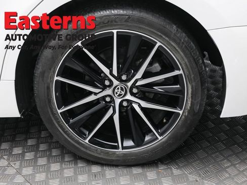 Used 2024 Toyota Camry SE image 8