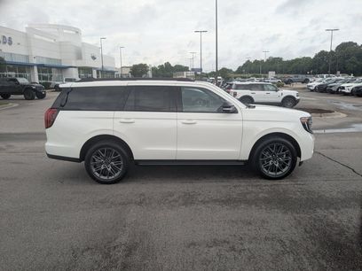 New 2026 Ford Expedition Platinum w/ Stealth Appearance Package