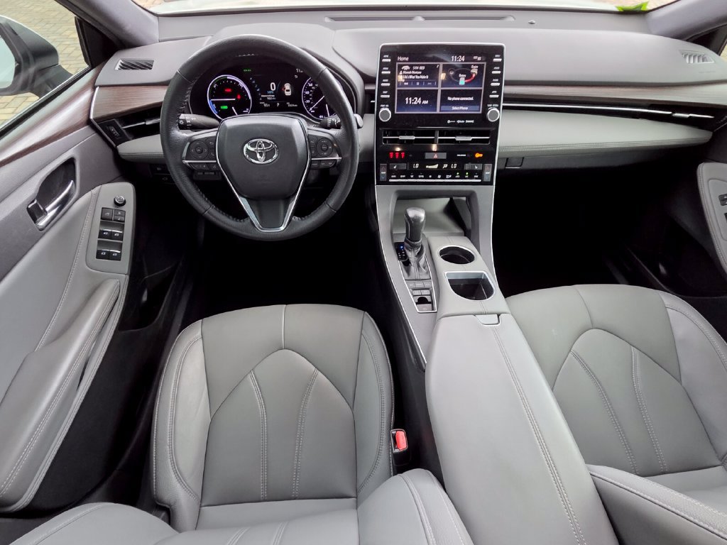 Used 2021 Toyota Avalon XLE FWD image 6
