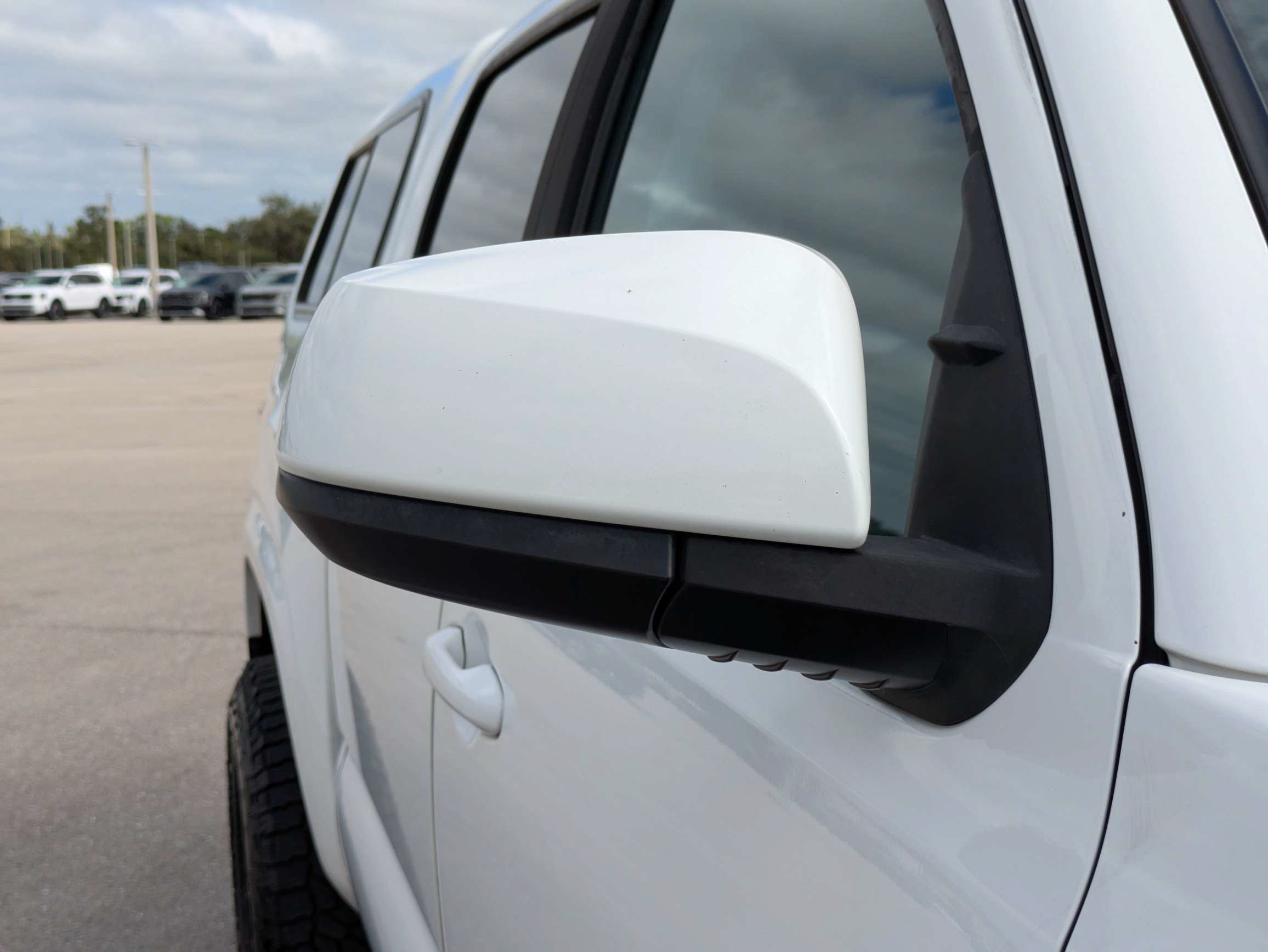 Used 2019 Toyota Tacoma SR5 RWD image 12