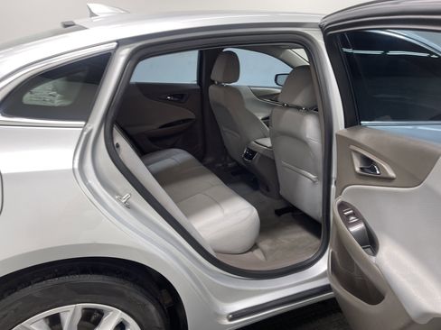 Used 2022 Chevrolet Malibu LT image 19