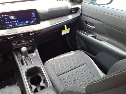 Used 2026 Nissan Kicks SV FWD image 13