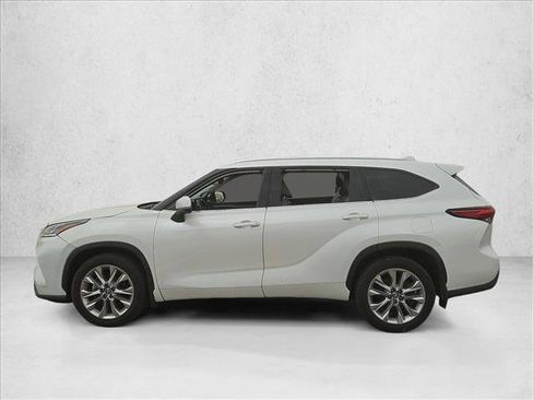 Used 2021 Toyota Highlander Limited AWD/4WD image 10