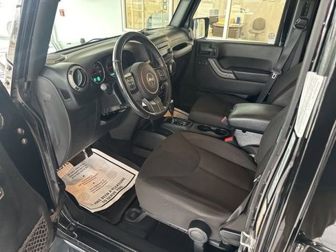 Used 2017 Jeep Wrangler Unlimited Sport w/ Power Convenience Group image 7