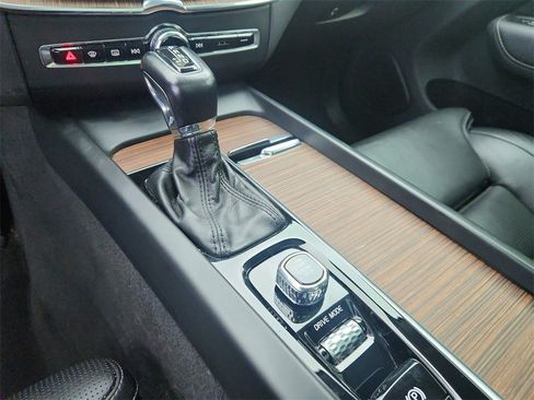 Used 2019 Volvo XC60 T6 Inscription w/ Protection Package Premier image 16