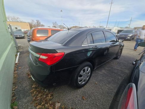 Used 2014 Chrysler 200 LX image 5