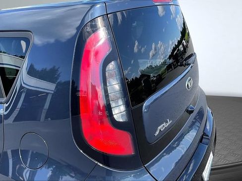 Used 2016 Kia Soul + w/ Audio Package FWD image 21