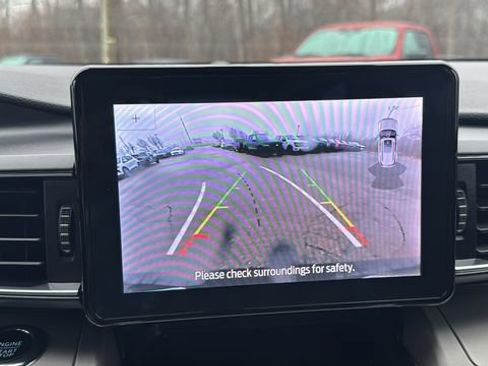 Certified 2022 Ford Explorer XLT w/ Equipment Group 202A image 23