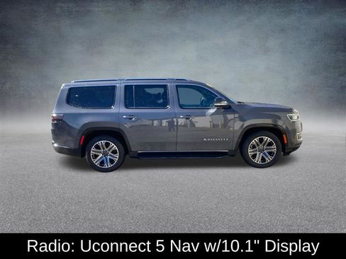 Used 2022 Jeep Wagoneer Series III AWD/4WD image 8
