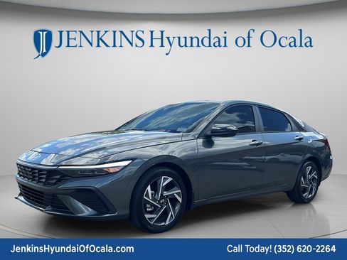 Certified 2025 Hyundai Elantra Sport FWD image 7