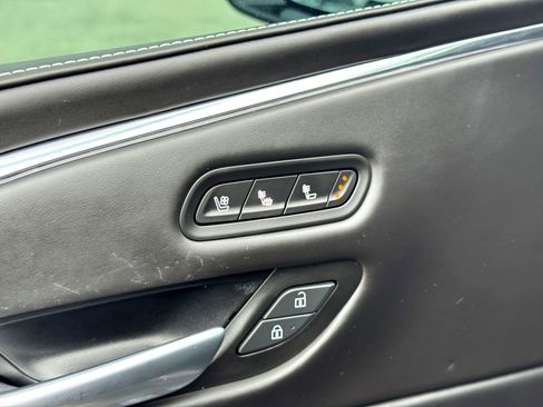 Used 2024 Cadillac Escalade ESV Sport Platinum w/ LPO, ONYX Package image 18