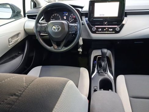 Used 2025 Toyota Corolla LE FWD image 8