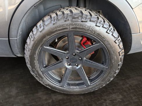 Used 2018 Ford Explorer XLT w/ Equipment Group 202A image 38