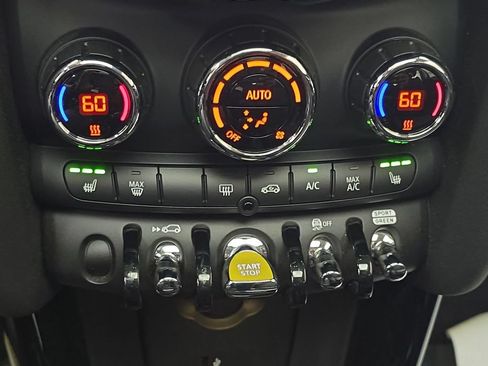 Used 2024 MINI Cooper SE FWD image 19