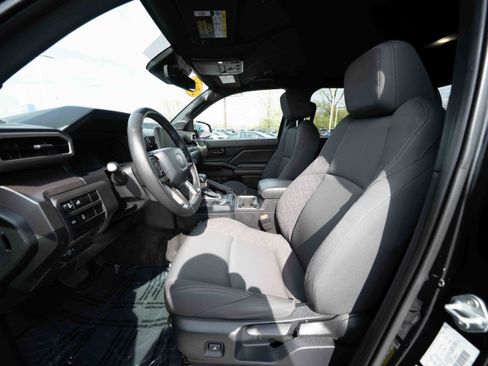 Used 2024 Toyota Tacoma SR5 image 9