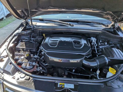 Used 2019 Jeep Grand Cherokee Laredo AWD/4WD image 18