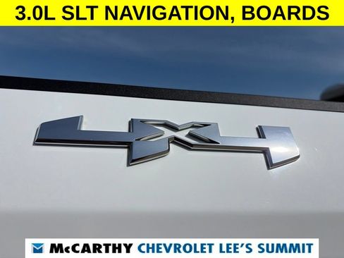 Used 2024 GMC Sierra 1500 SLT w/ SLT Premium Plus Package AWD/4WD image 18