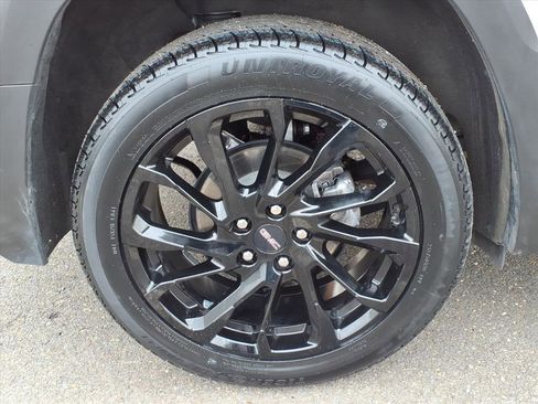 Certified 2023 GMC Terrain SLE w/ Elevation Edition image 8