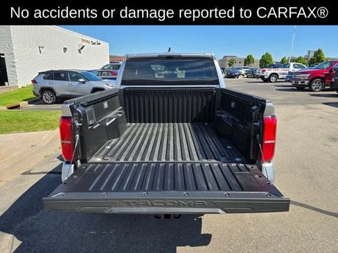 Used 2026 Toyota Tacoma TRD Sport AWD/4WD image 3