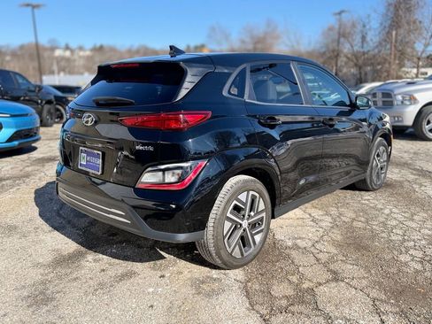 Used 2023 Hyundai Kona SE image 6