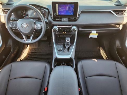 Used 2025 Toyota RAV4 XLE Premium image 20