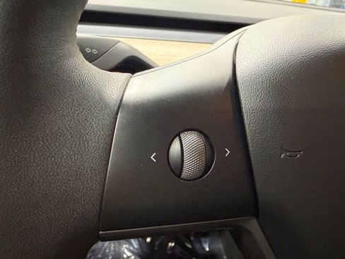 Used 2022 Tesla Model Y Performance image 26