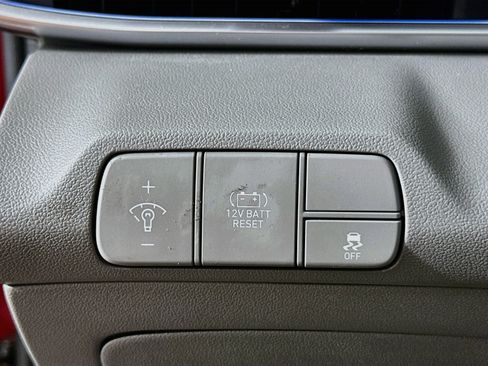 Used 2024 Hyundai Elantra Blue FWD image 17